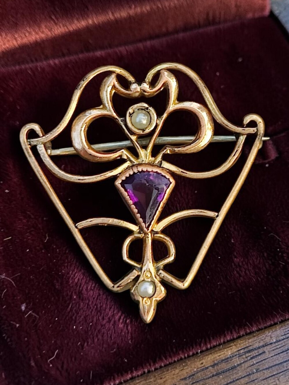 Antique 10k gold art nouveau amethyst brooch